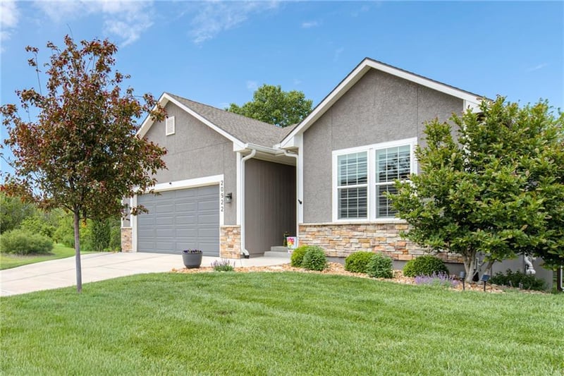 20922 190th Ter, Spring Hill, KS 66083