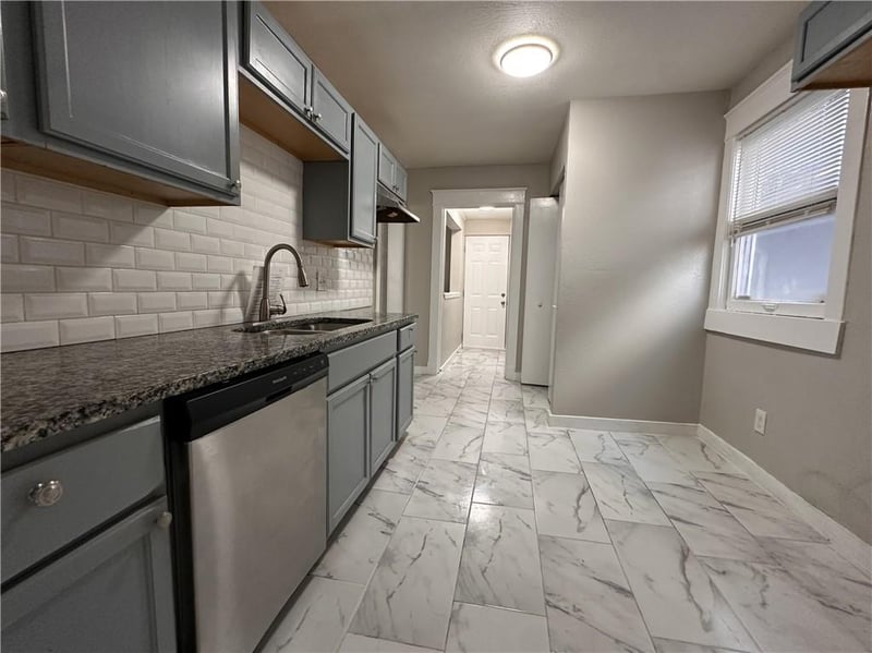 3622 College Ave, Kansas City, MO 64128