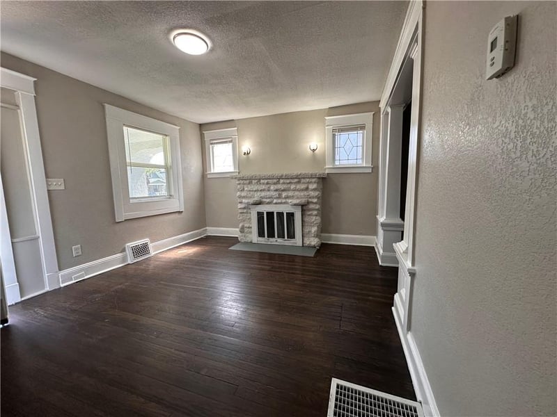 3622 College Ave, Kansas City, MO 64128