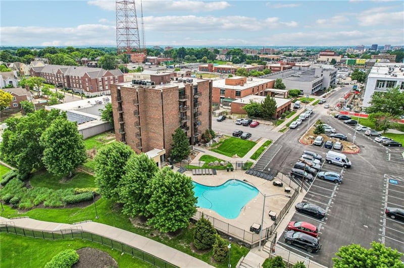 2933 Baltimore Ave #103, Kansas City, MO 64108