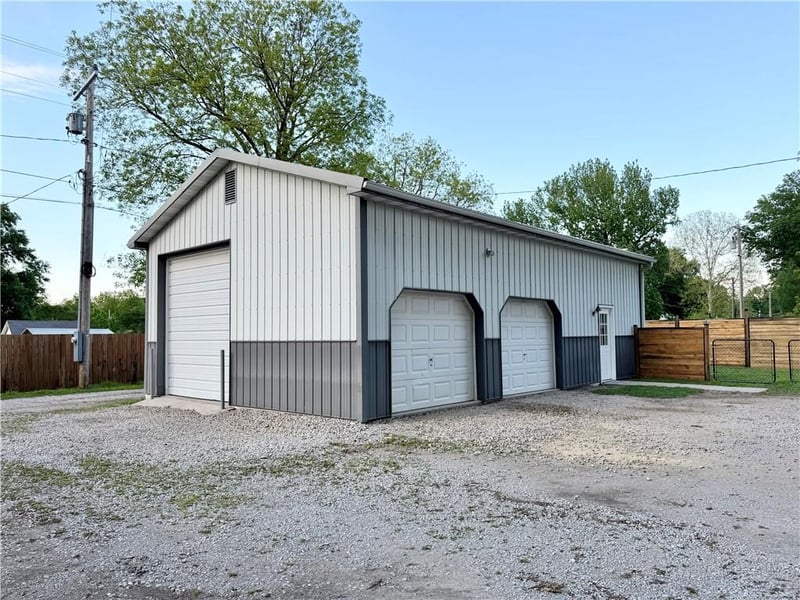 110 Walnut St, Rich Hill, MO 64779