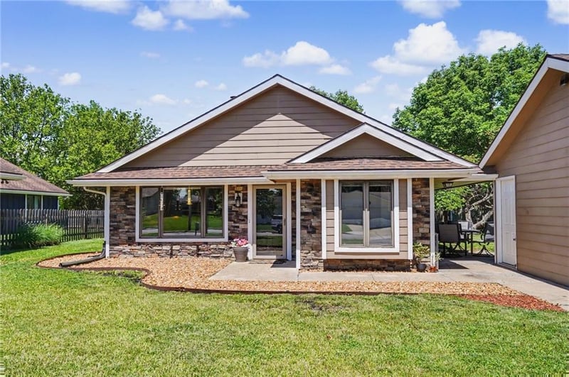 3620 24th St, Lawrence, KS 66047