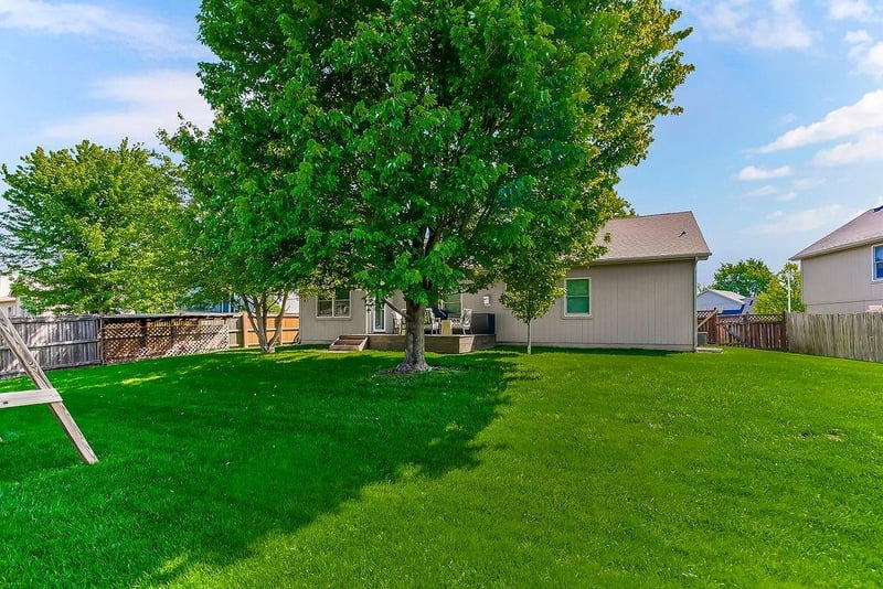 18432 Oak St, Gardner, KS 66030