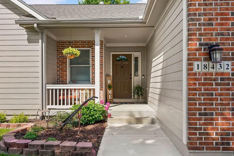 18432 Oak St, Gardner, KS 66030