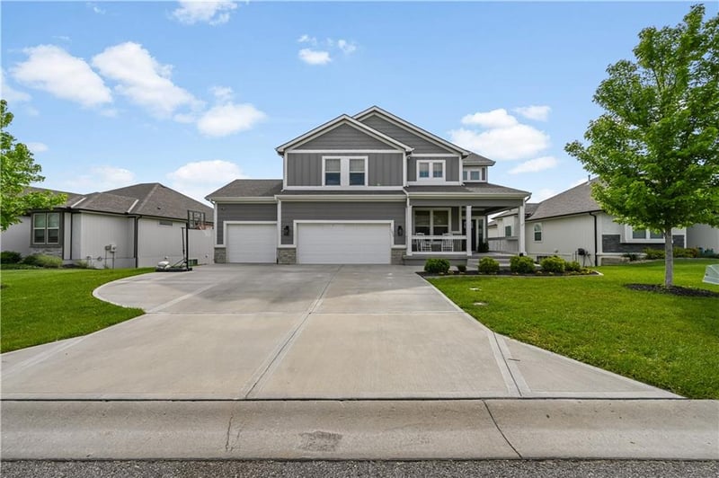1334 161st Ter, Basehor, KS 66007