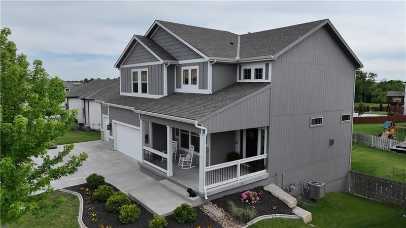 1334 161st Ter, Basehor, KS 66007