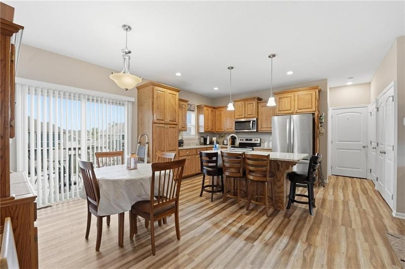 941 Cottonwood Ct, Tonganoxie, KS 66086