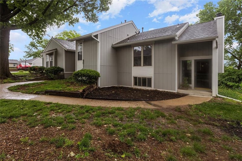 5708 N Oregon Ave, Kansas City, MO 64151