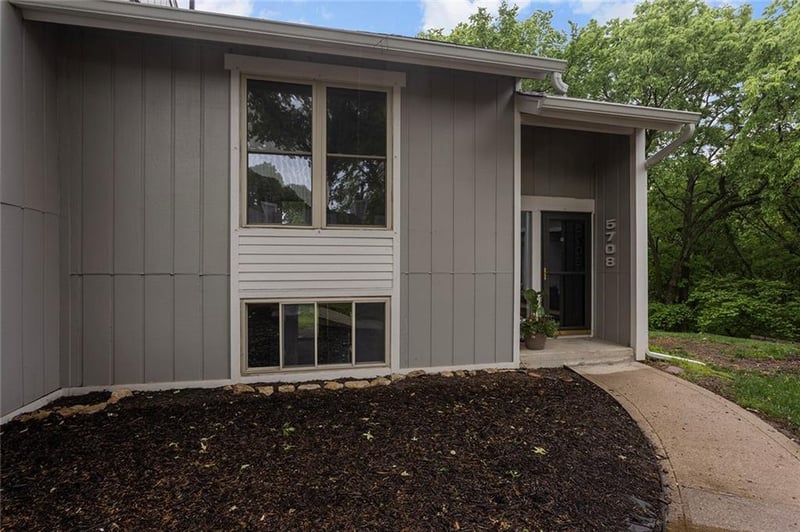 5708 N Oregon Ave, Kansas City, MO 64151