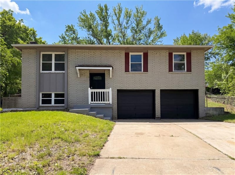 16517 E 35th Street Ct, Independence, MO 64055