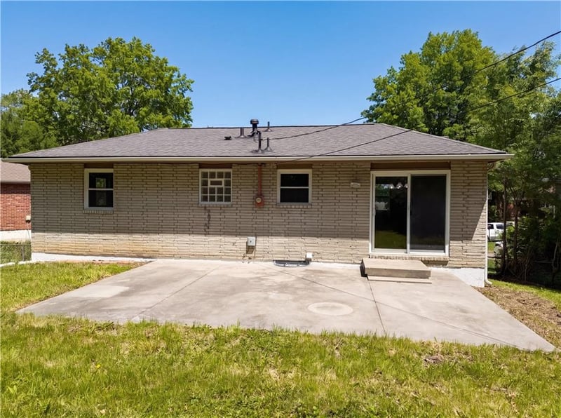 16517 E 35th Street Ct, Independence, MO 64055