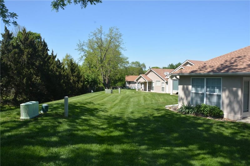 901 North Ridge Ct, Blue Springs, MO 64015