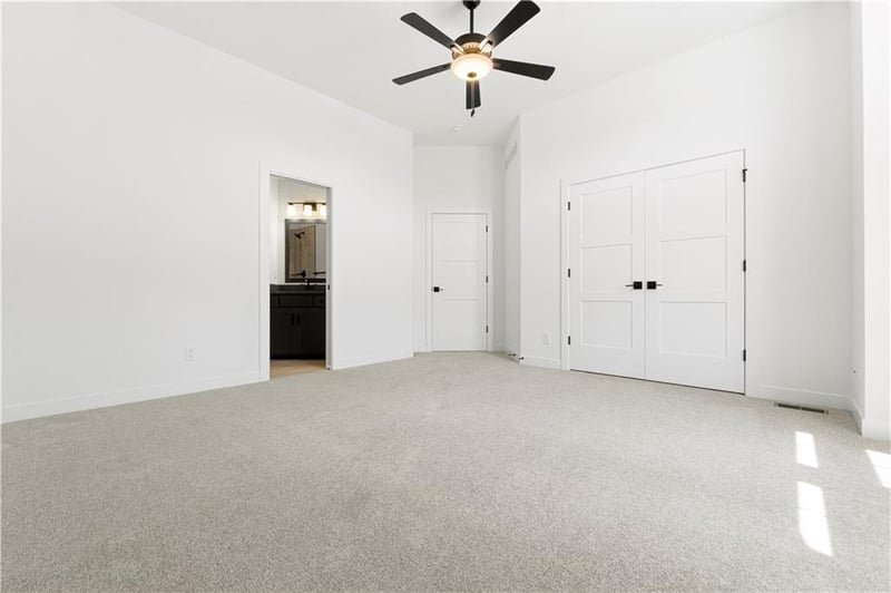 10332 N Potter Ave, Kansas City, MO 64157