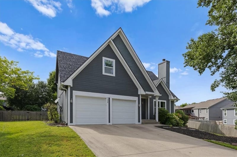7324 Manchester Ave, Kansas City, MO 64158