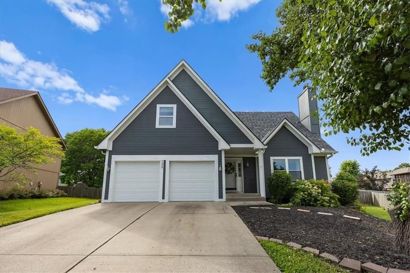 7324 Manchester Ave, Kansas City, MO 64158