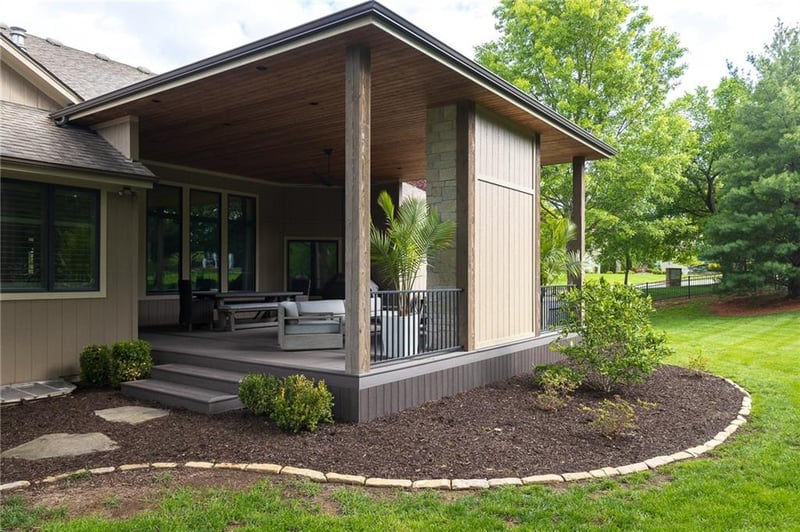 319 Rockwood Ct, Lee's Summit, MO 64081