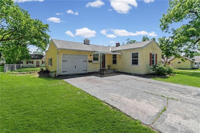 700 E 3rd St, Cameron, MO 64429