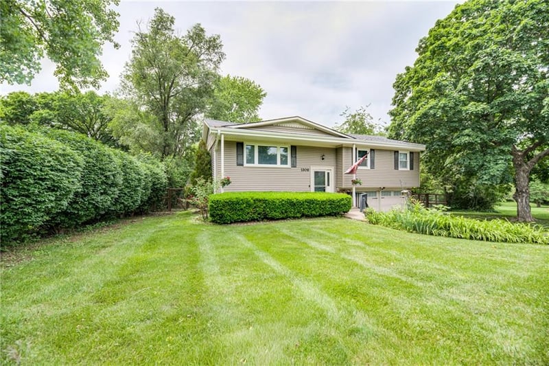 1309 Leeview Cir, Olathe, KS 66061