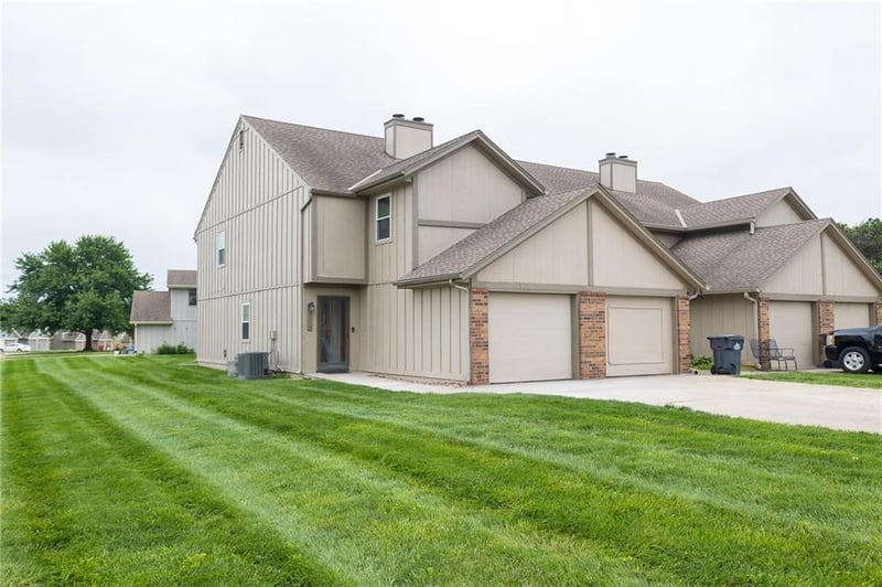 527 6th #a St, Blue Springs, MO 64014