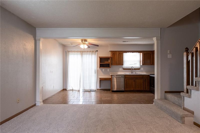 527 6th #a St, Blue Springs, MO 64014