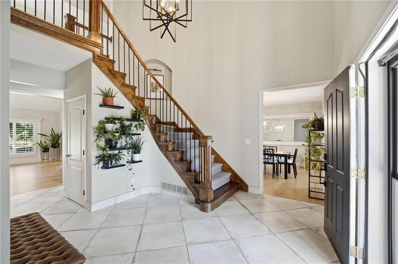 2448 NW Valley View Dr, Lee's Summit, MO 64081