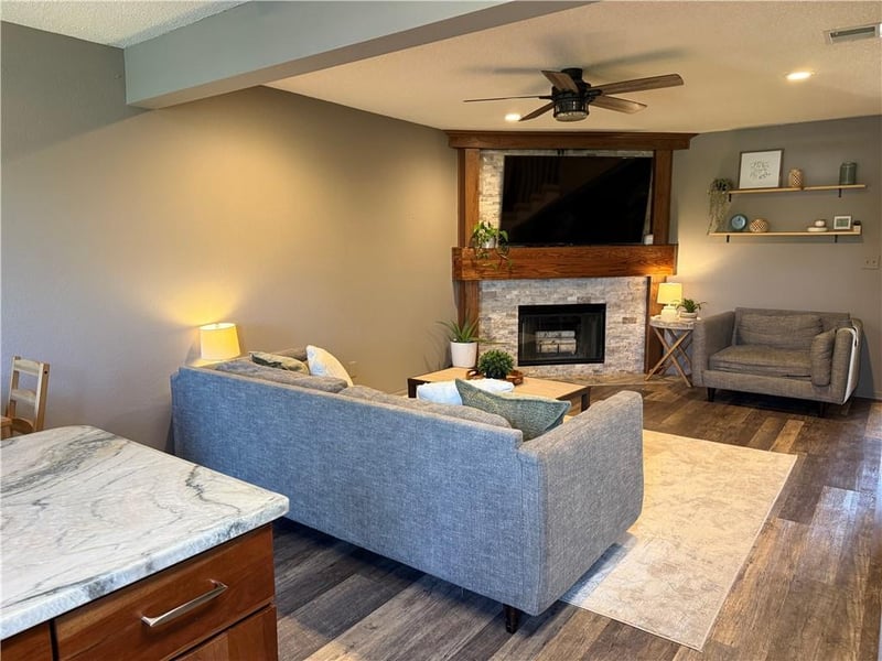 5613 Moonlight Meadow Ct, Lee's Summit, MO 64064