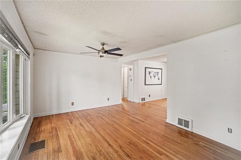 613 NE 43rd Ter, Kansas City, MO 64116