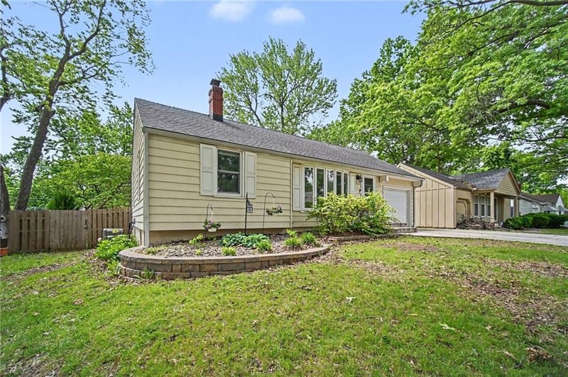 613 NE 43rd Ter, Kansas City, MO 64116