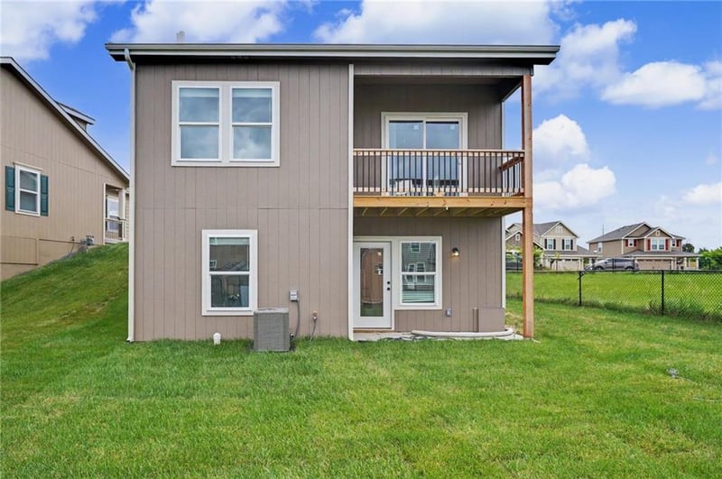 1725 Elderberry Ln, Ottawa, KS 66067