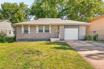 1340 E 84th St, Kansas City, MO 64131