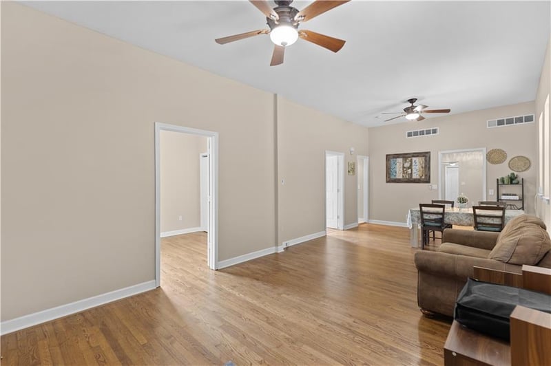 1211 Sumner Ave, Kansas City, KS 66102