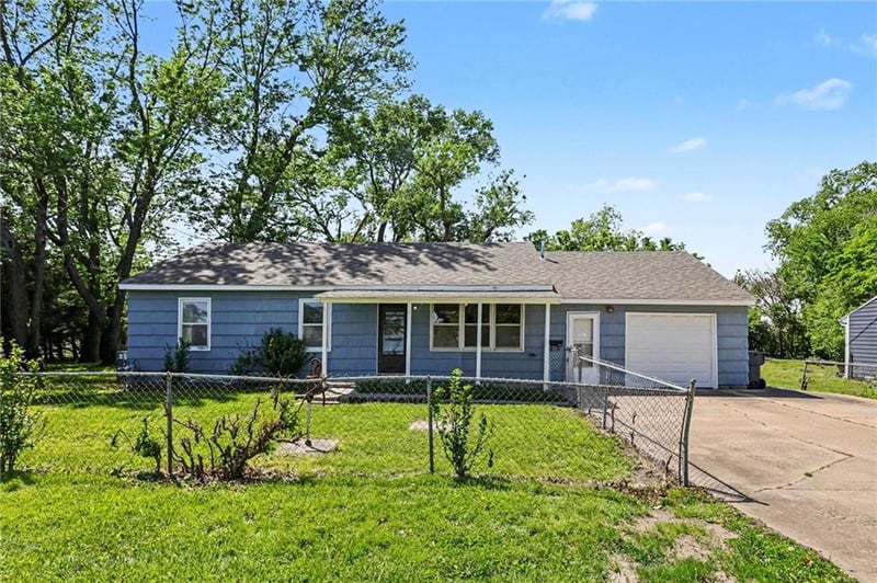 1037 Brockway St, Olathe, KS 66061