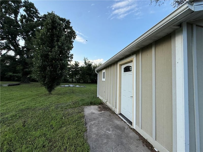 523 Howard St E, Sedalia, MO 65301