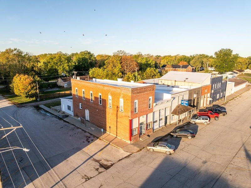 221 Main St, Garden City, MO 64747