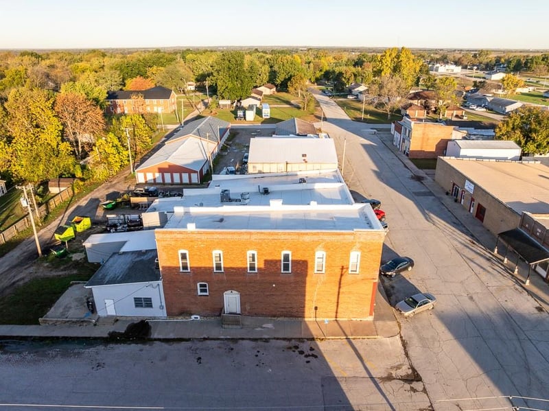 221 Main St, Garden City, MO 64747