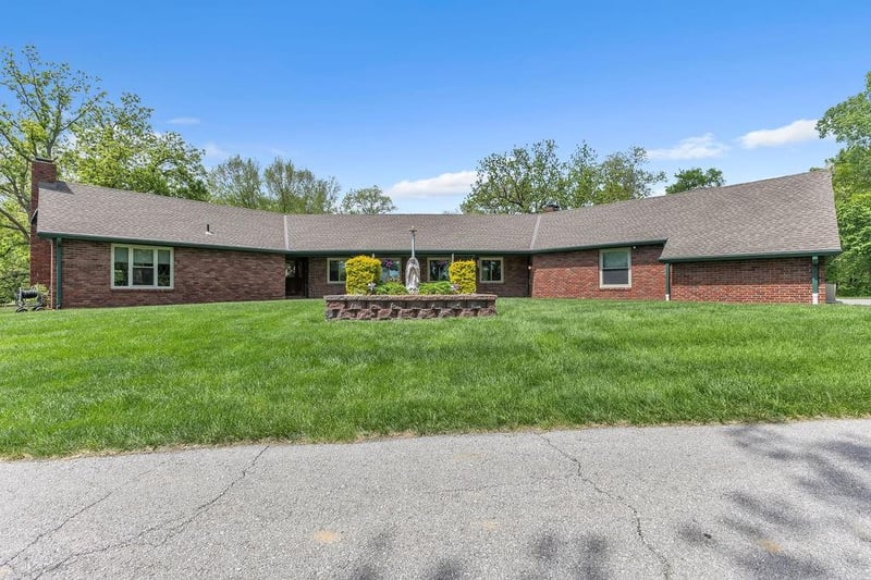 501 Mount Zion Rd, St Joseph, MO 64504