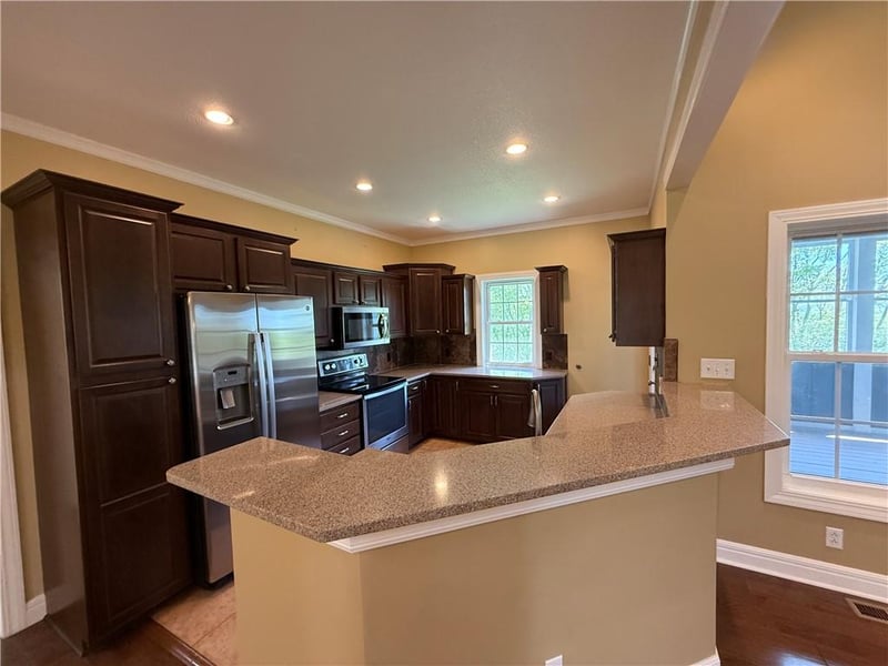 14060 Millstone Blvd, St Joseph, MO 64505