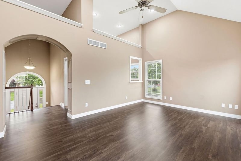 502 Alexandria Ct, Gower, MO 64454