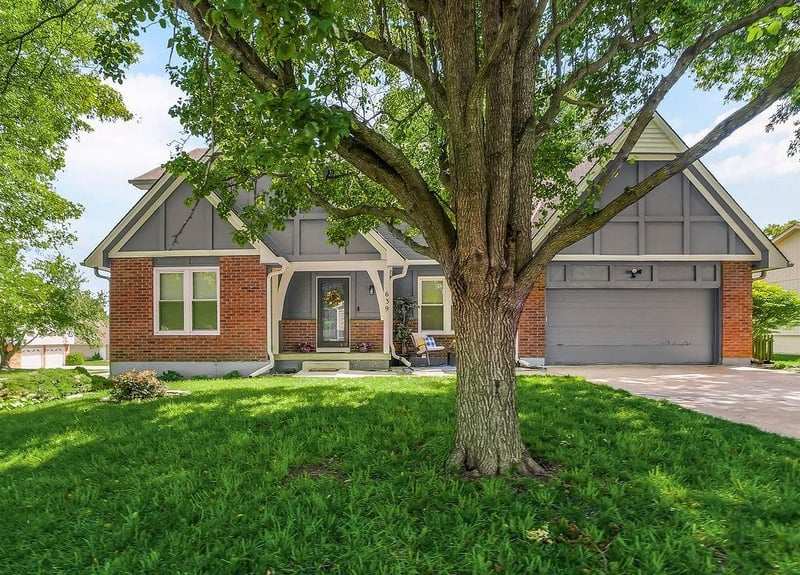 639 Bordner Dr, Lee's Summit, MO 64086
