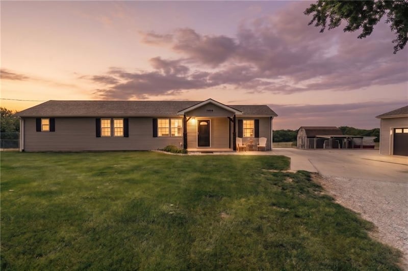 6120 70th Rd, St Joseph, MO 64507