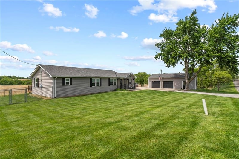 6120 70th Rd, St Joseph, MO 64507