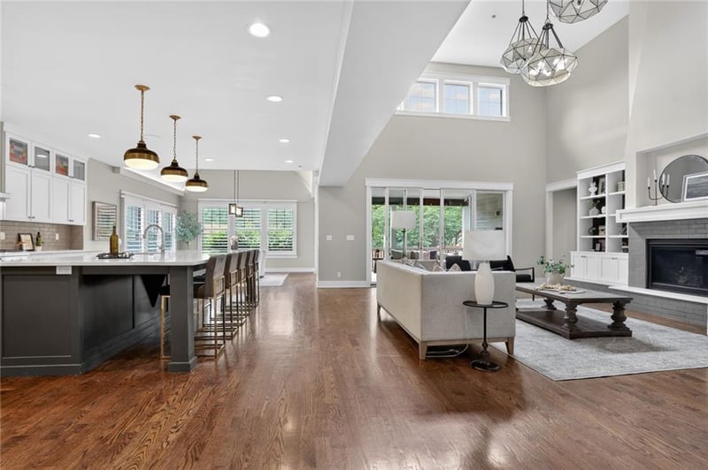 2807 50th Ter, Westwood, KS 66205