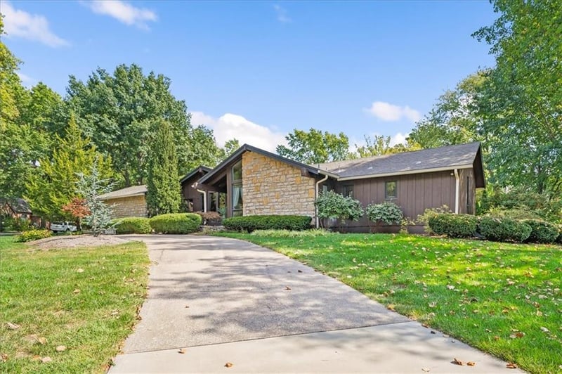 9601 Lee Blvd, Leawood, KS 66206