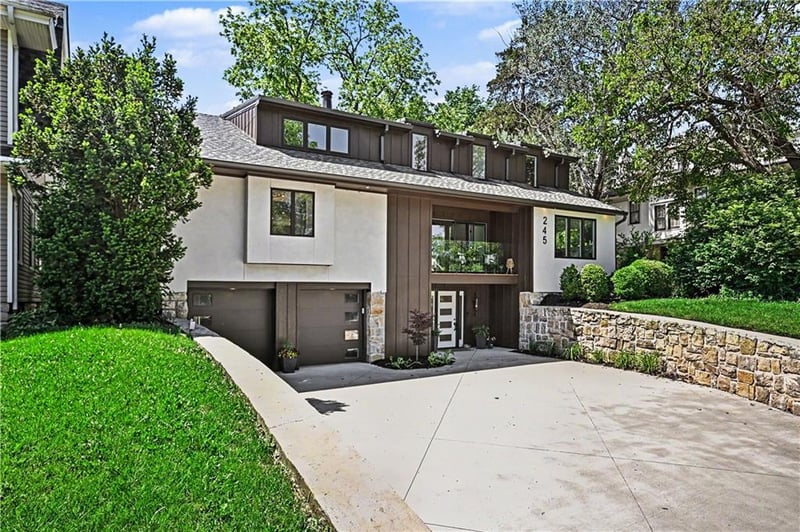 245 W 61st St, Kansas City, MO 64113
