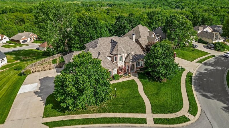 6905 N Charleston Dr, Kansas City, MO 64119