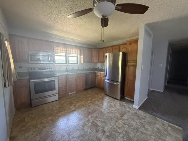 2117 66th St, Topeka, KS 66619