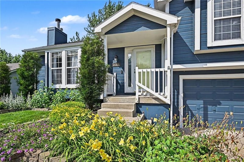 1752 Ray St, Liberty, MO 64068
