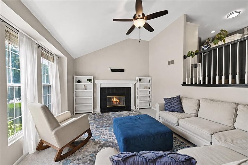 1752 Ray St, Liberty, MO 64068