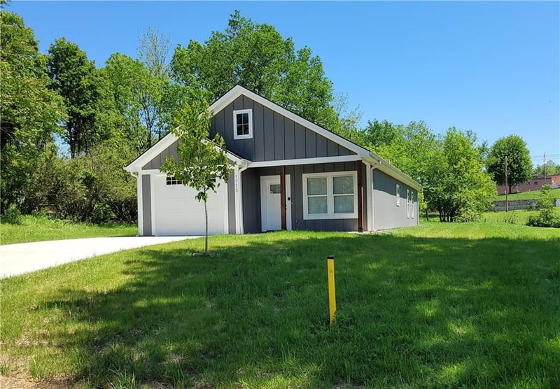 1715 Hardy Ave, Independence, MO 64052
