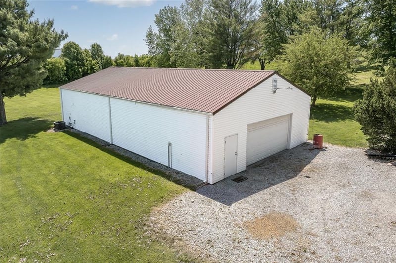 5703 SE Meadow Oak Ter, St Joseph, MO 64503